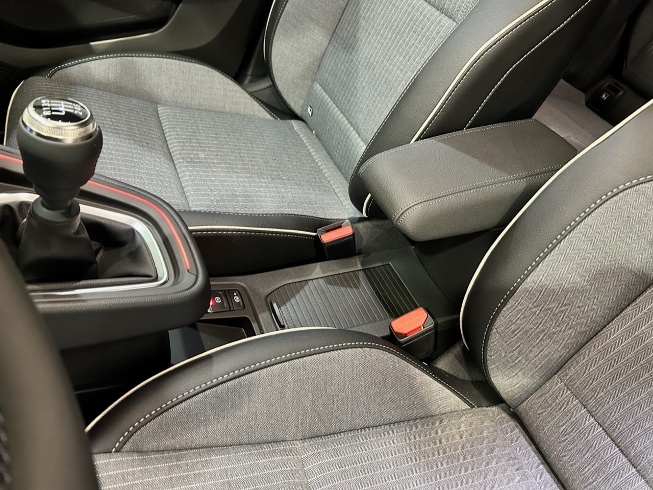 Renault Clio Techno foto 28