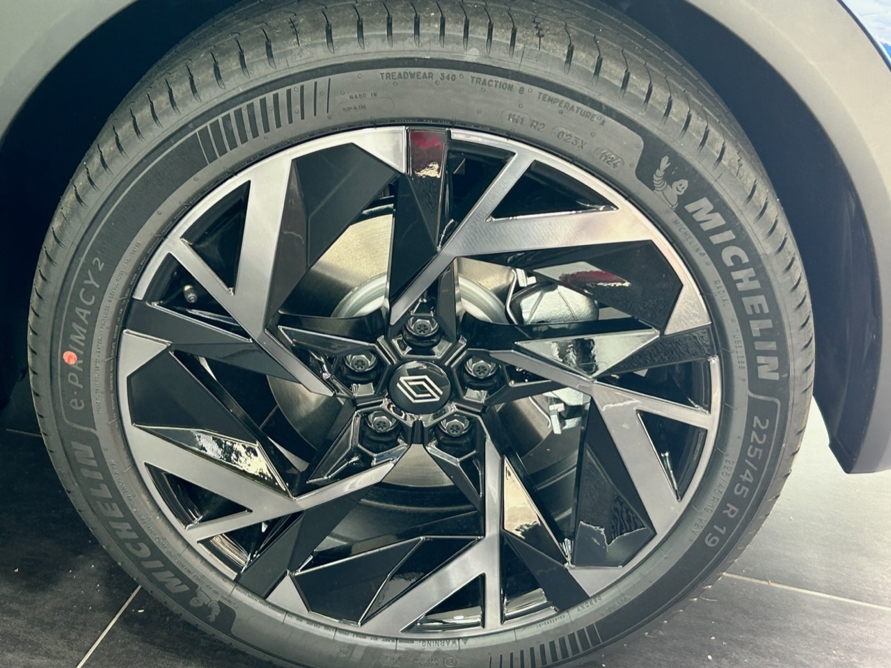 RENAULT CAPTUR SPRIT ALPINE E-TECH FULL HYBRID 145CV foto 4