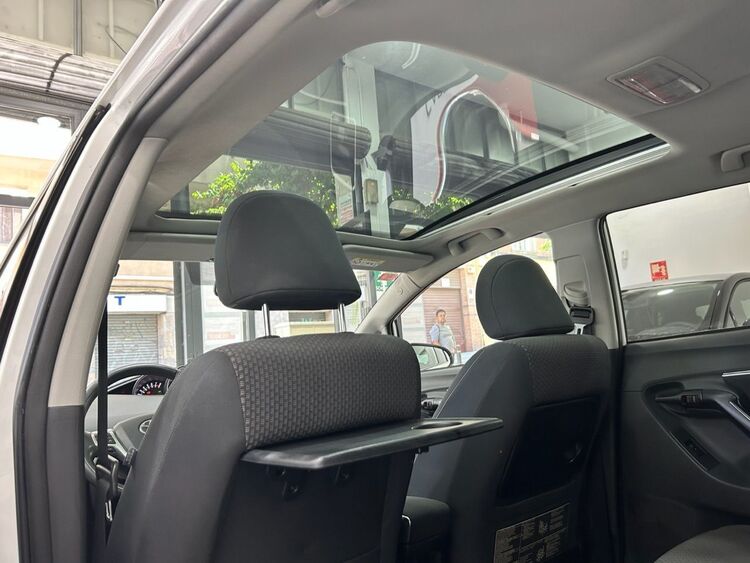 Toyota Verso Advance foto 15