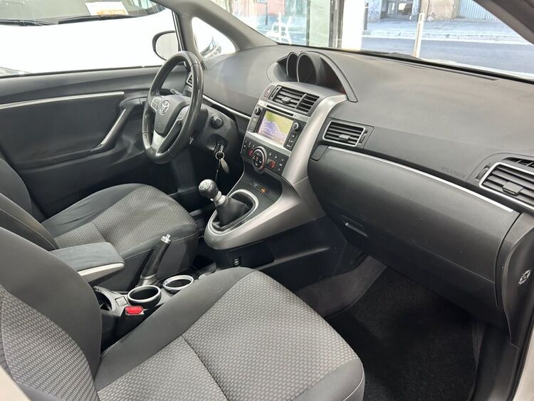 Toyota Verso Advance foto 16
