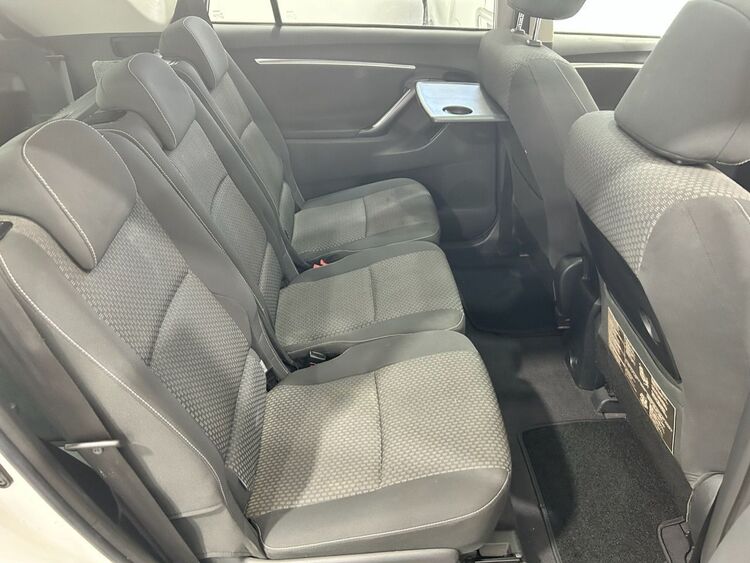 Toyota Verso Advance foto 18