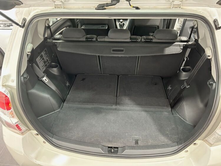 Toyota Verso Advance foto 19