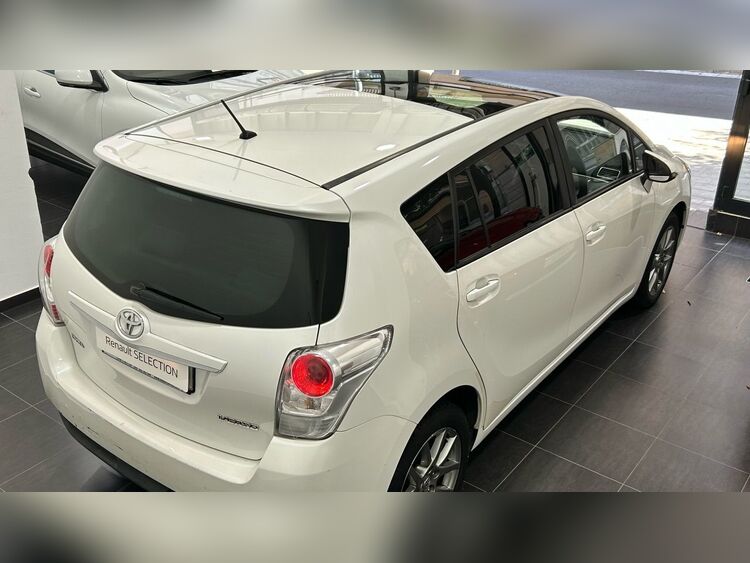 Toyota Verso Advance foto 6