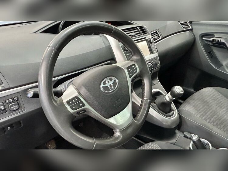 Toyota Verso Advance foto 9